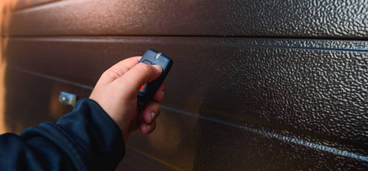 automatic door opener with remote control in Olivehurst